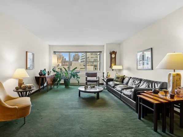 70 East 10th Street image 4 of 11