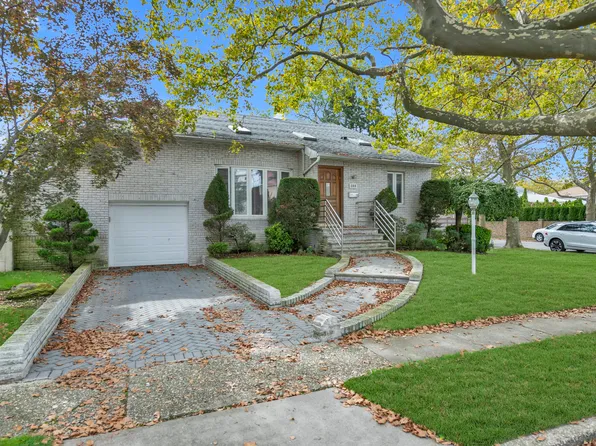 389 Mayfair Drive South image 6 of 17