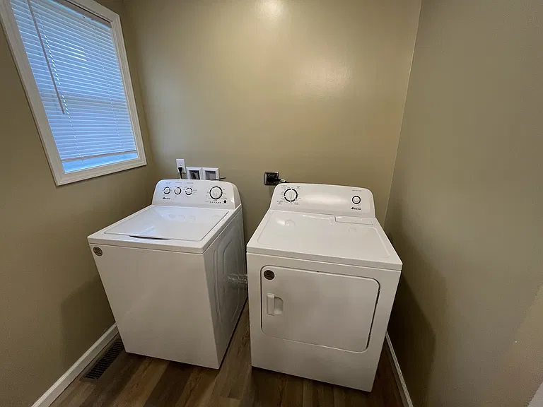 425 Paul Ave — Photo 22