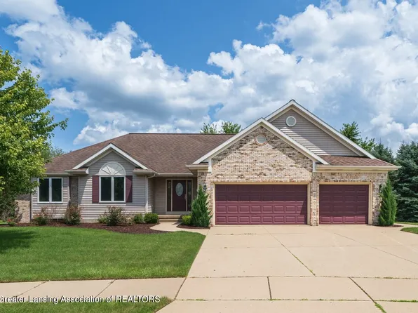 7417 Adare Cir, Grand Ledge, MI 48837