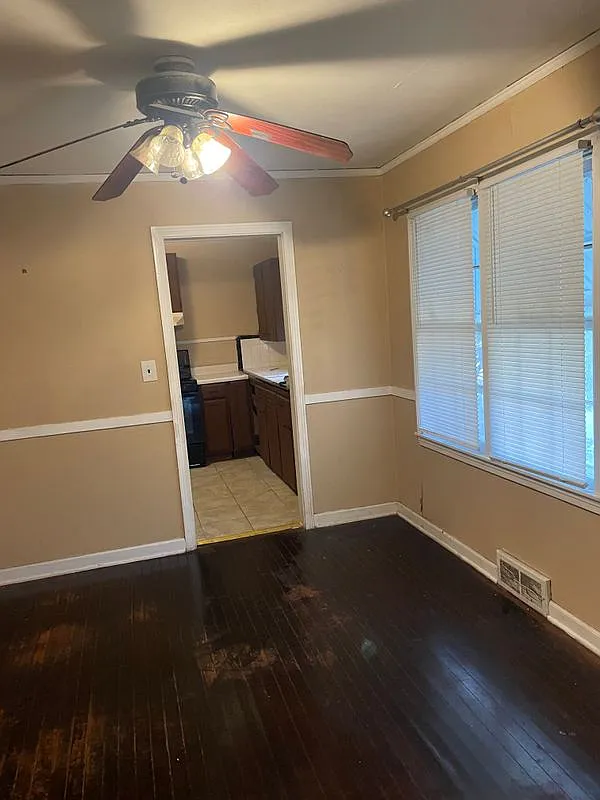 2 bed, 1.0 bath, 928 sqft, $900 — Photo 3