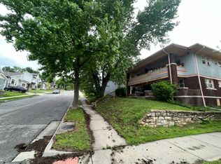 4451 Tracy Ave APT 2D, Kansas City, MO 64110