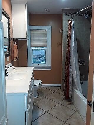 5th image of 1846 Bennett St