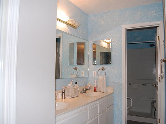 6 Master Bath_06262014