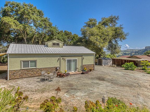4th image of 415 Carpenteria Rd