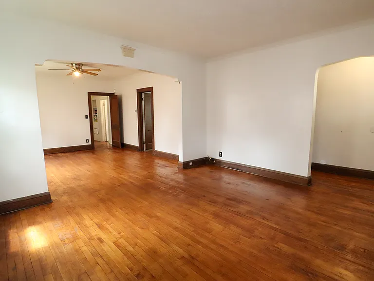 2715 Girard Ave N — Photo 3
