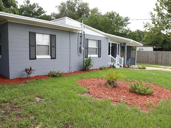 3rd image of 4163 Ruby Dr W