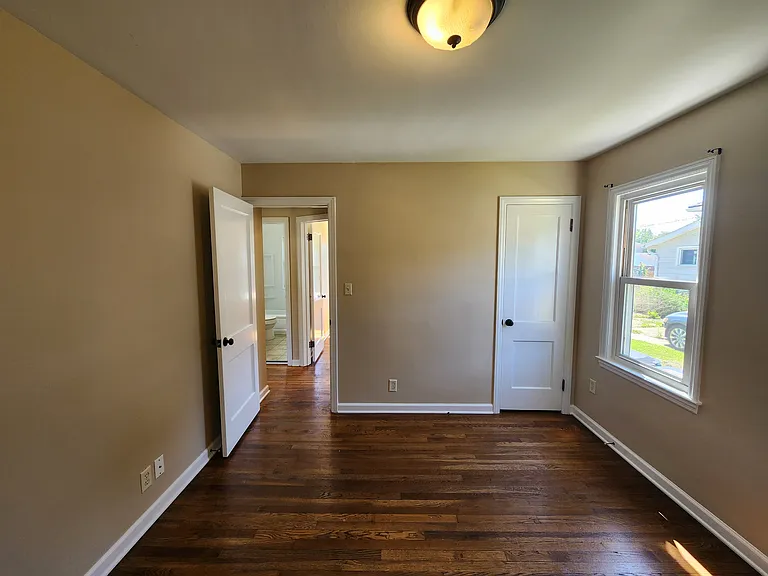 609 Michigan Ave — Photo 14