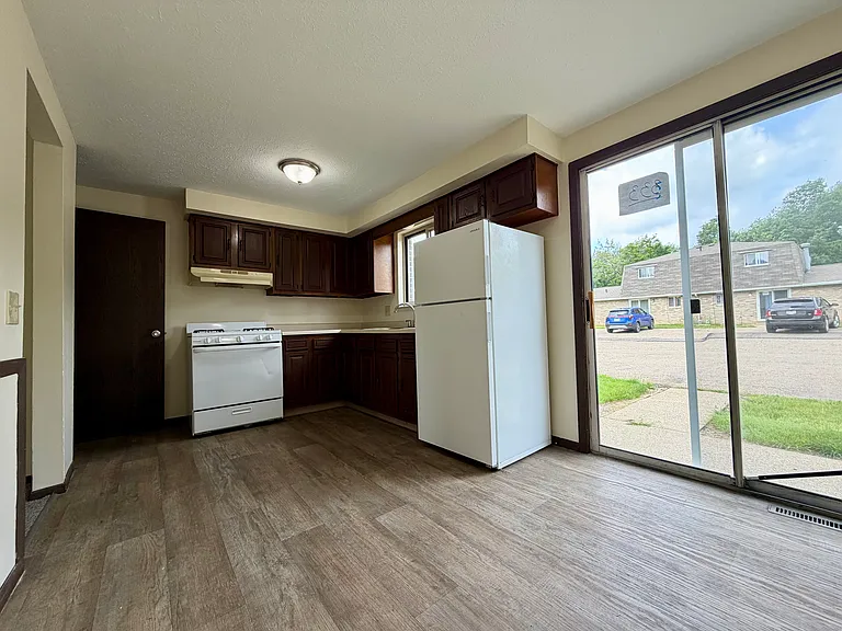 331 Locke Ave NW #333 — Photo 9