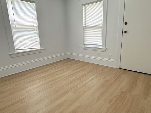 4th image of 4318 Humboldt Ave N Floor 2