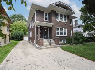 426 Hull Ct, Waukegan, IL 60085