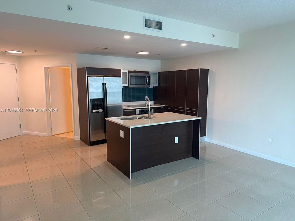 1st image of 1900 N Bayshore Dr APT 1707
