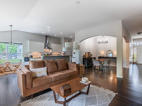 3rd image of 5066 Luna Ct