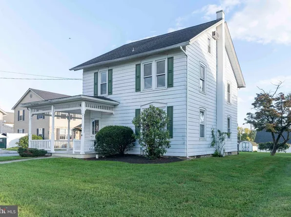 26 N Kinzer Rd, Kinzers, PA 17535