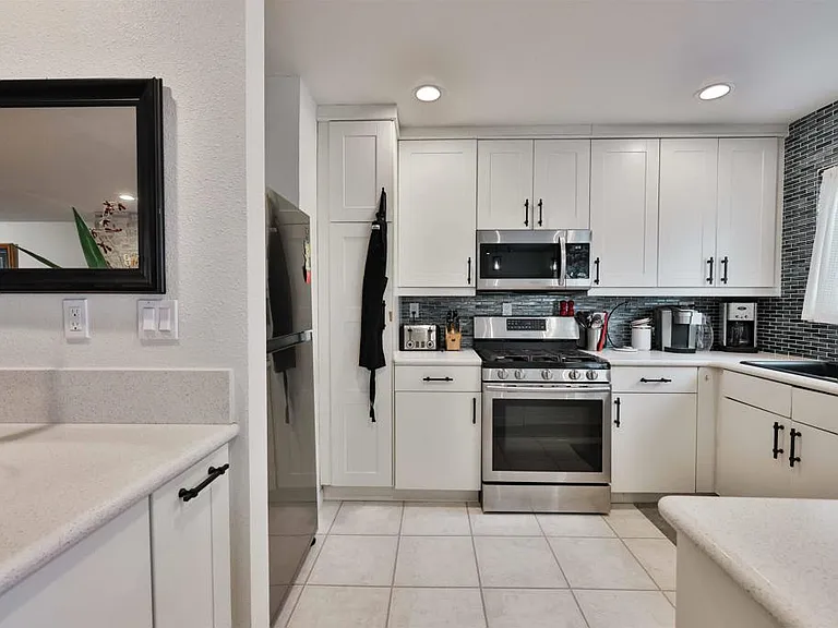 850 C Ave #4 — Photo 12