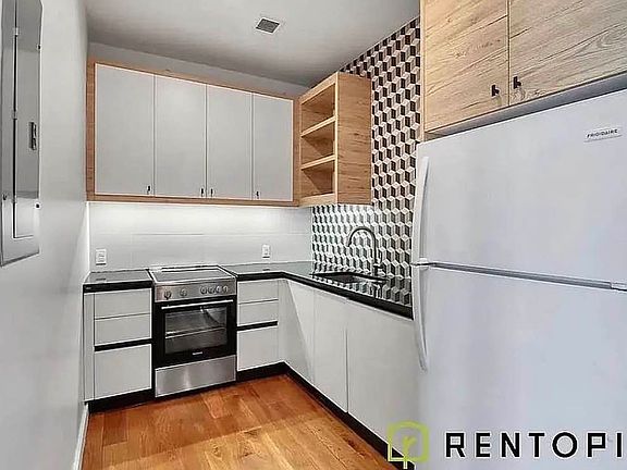 2nd image of 1875 Atlantic Ave #405