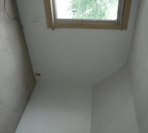 3rd image of 2835 E 117th St