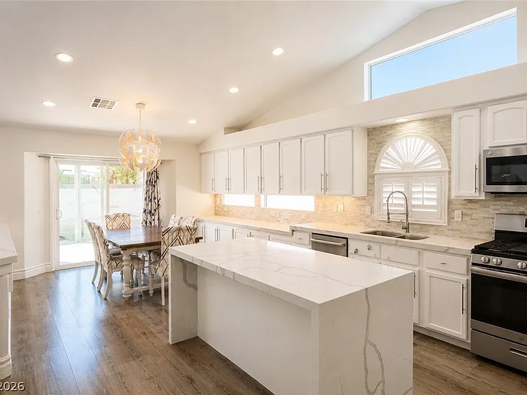 9682 Driftwood Island Ct — Photo 4