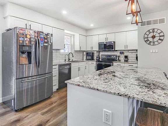 5th image of 207 Millpond Ln
