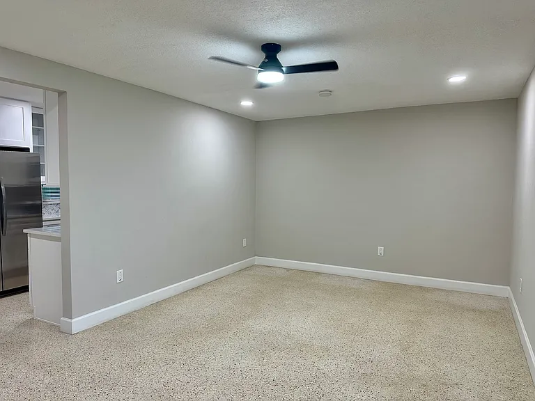 1176 Lake View Dr — Photo 9
