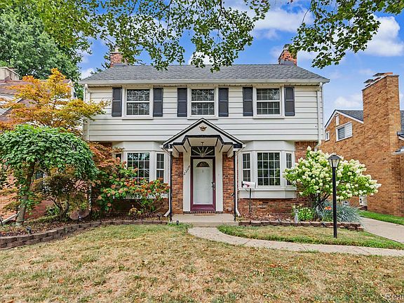 3rd image of 23114 Hollander St