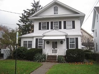 1st image of 124 Parkway W
