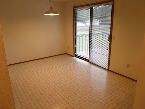 5th image of 2830 99th Ave NE