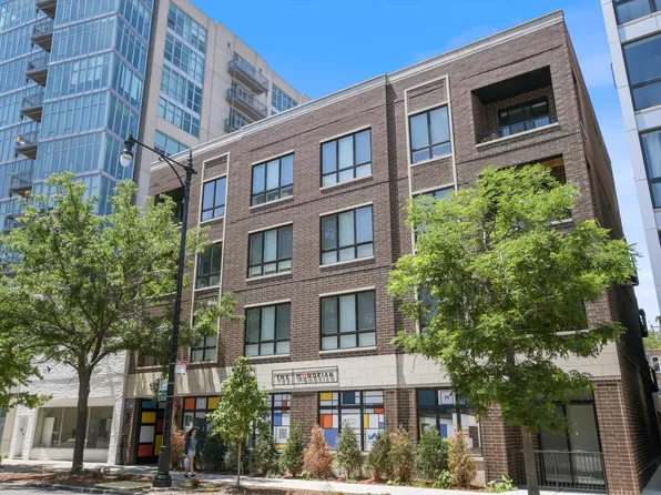 The Mondrian, 4714 N Sheridan Rd #210, Chicago, IL 60640