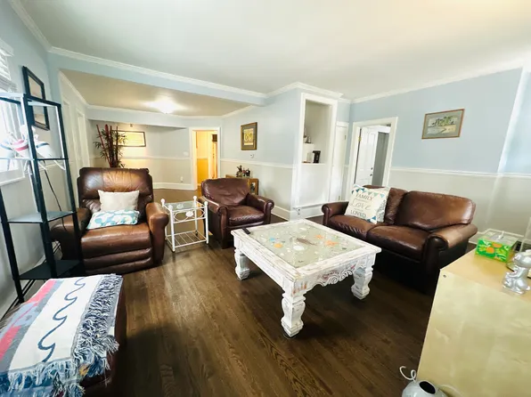 (undisclosed Address), Huntington, NY 11743