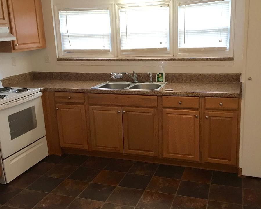NEW KITCHEN AND APPLIANCES
