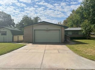 556 N Caddy Ln, Wichita, KS 67212