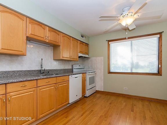 5th image of 7604 W Lawrence Ave Unit 2