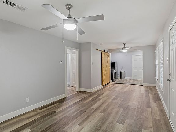 3rd image of 1432 Meadowbrook Dr