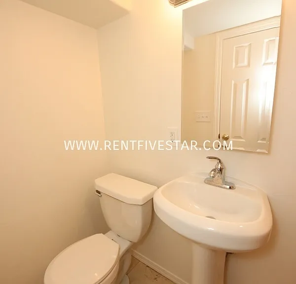 527 N 10th Ave — Photo 12