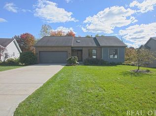 830 Meadowmeade Dr SE, Ada, MI 49301