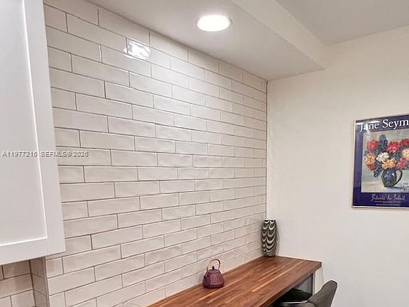 4th image of 4001 Hillcrest Dr APT 1014