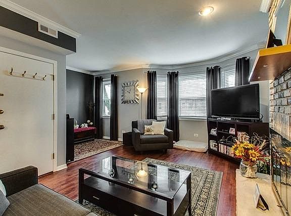 3rd image of 3708 N Bosworth Ave APT 2