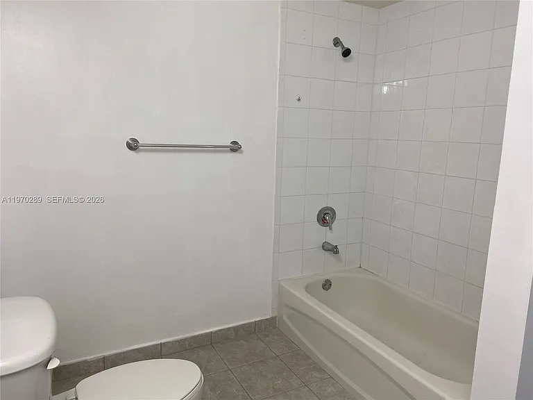 1 Glen Royal Pkwy #1112 — Photo 11