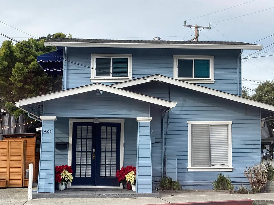 425 Capitola Ave