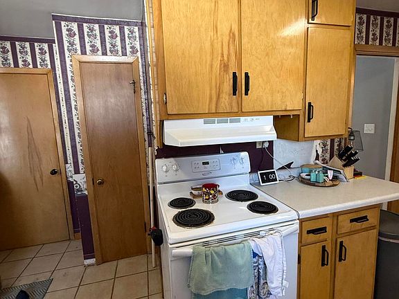 5th image of 805 S 2nd St