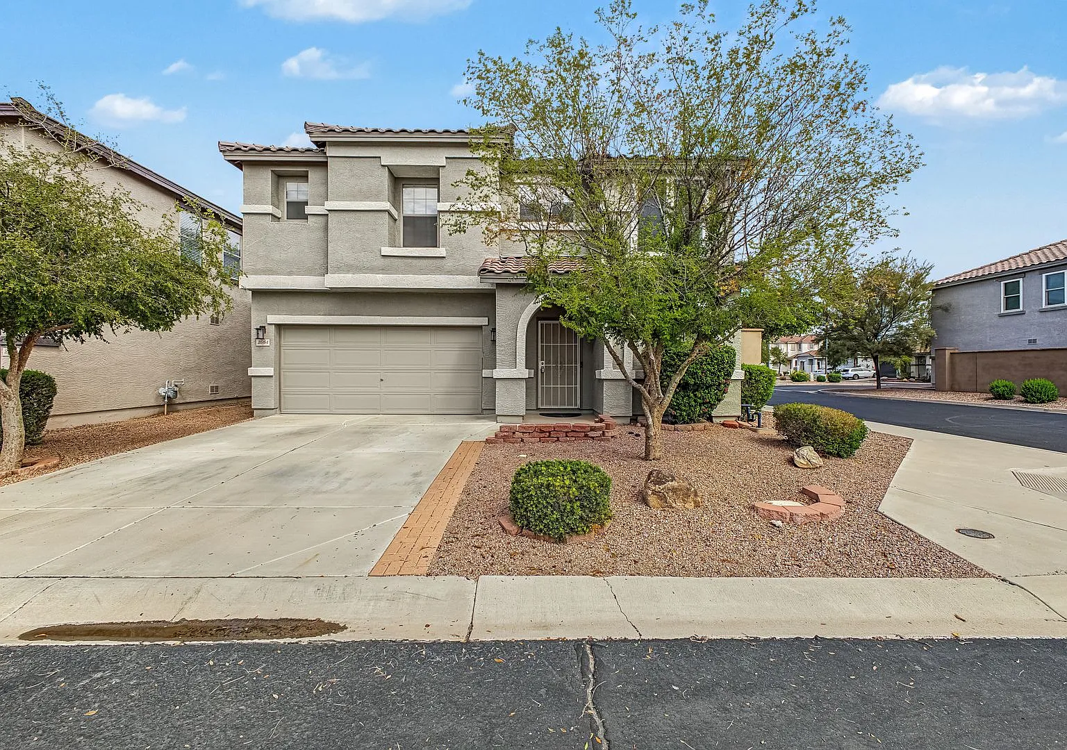 Beautiful 4 Bedroom Gilbert Home — Photo 3