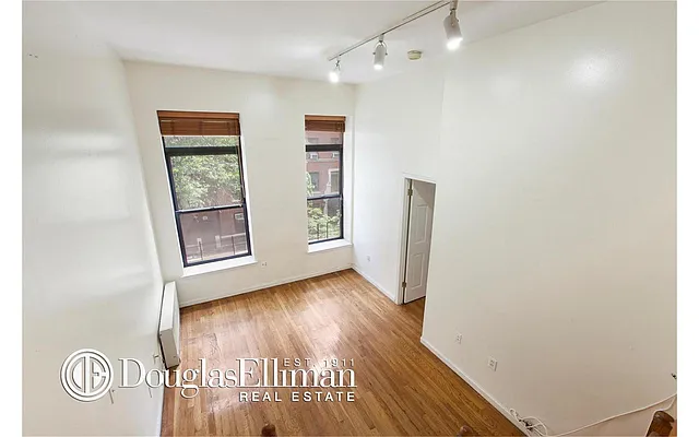 Rented by Douglas Elliman | media 19