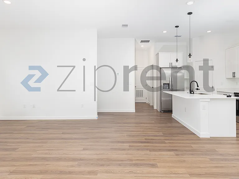 2541 W Diane Ln — Photo 4