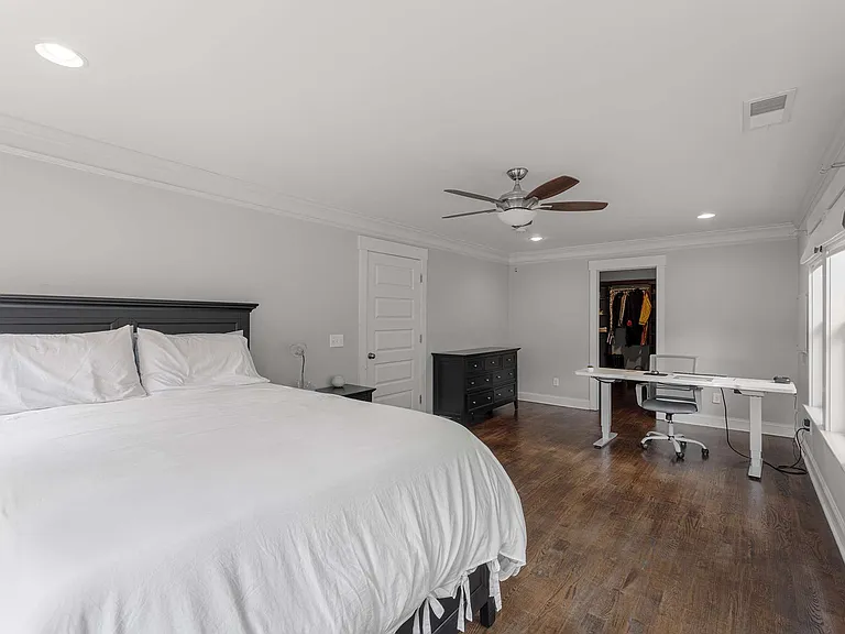 1134 Knott St SE — Photo 13