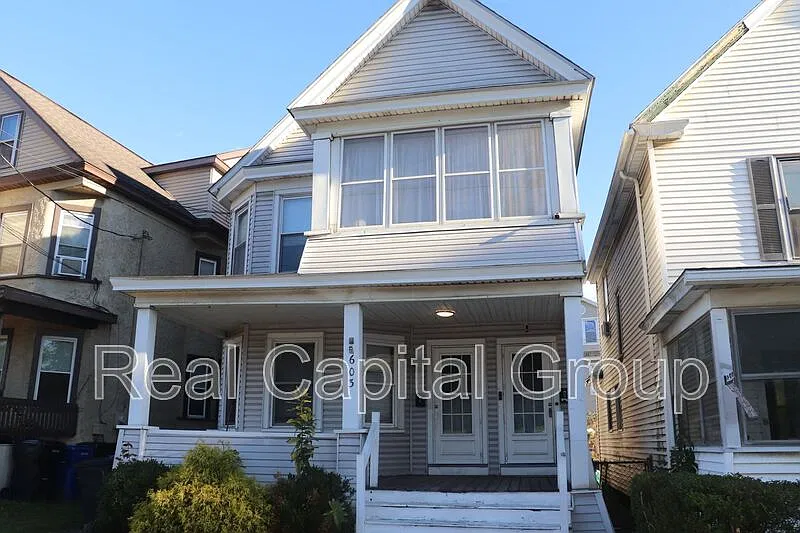 2 bed, 1.0 bath, $1,595 — Photo 1