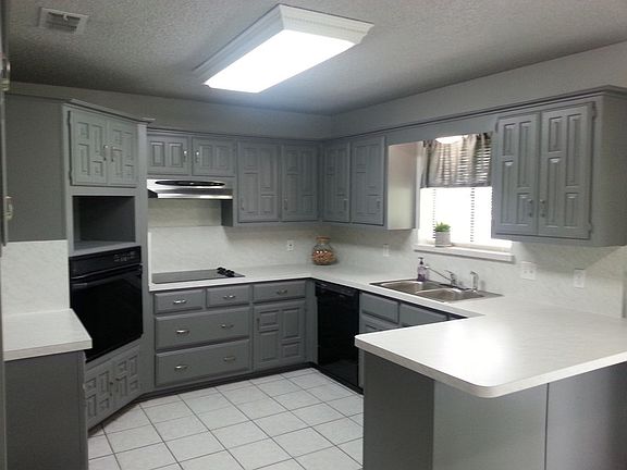 3rd image of 130 Becky Ln