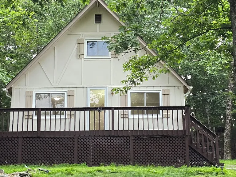 326 Wild Acres Dr — Photo 1