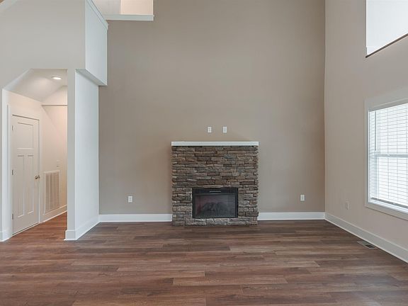 5th image of 15004 Beacon Ridge Dr