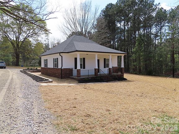 2nd image of 3095 Hillcrest Rd