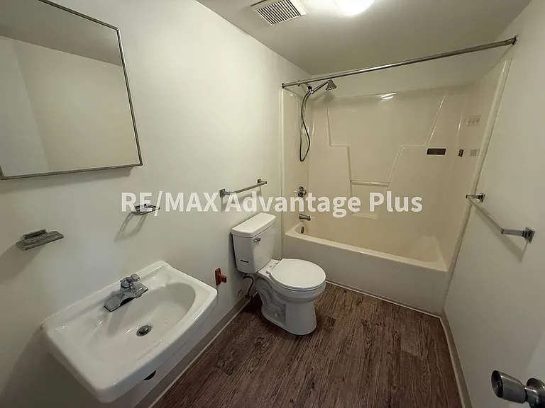 101 Farrar Ct — Photo 6